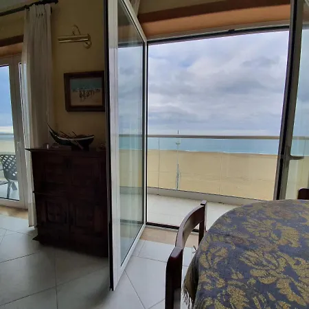 Em Frente Ao Mar Apartman *